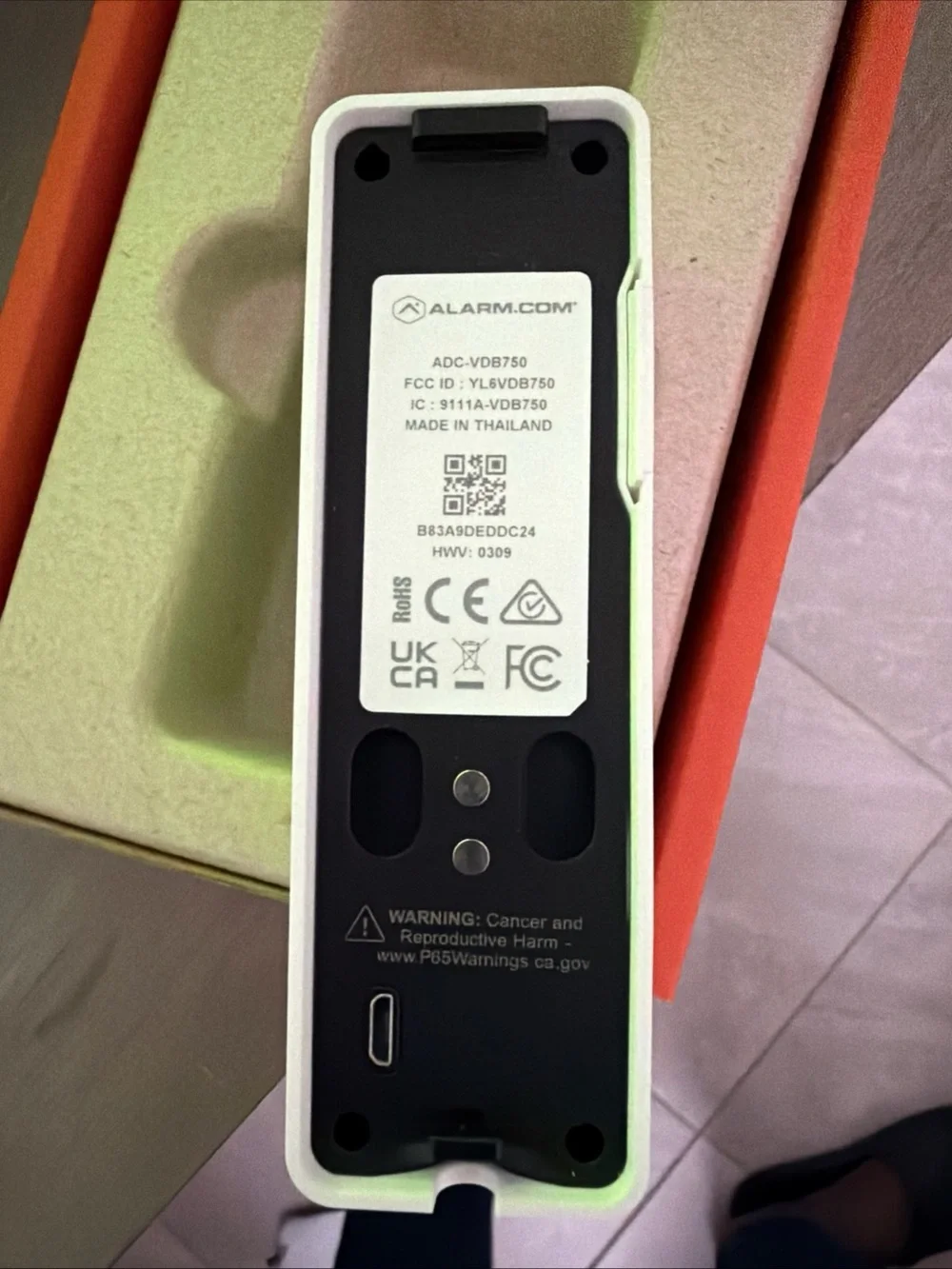 VDB750 Video Doorbell - White/Black